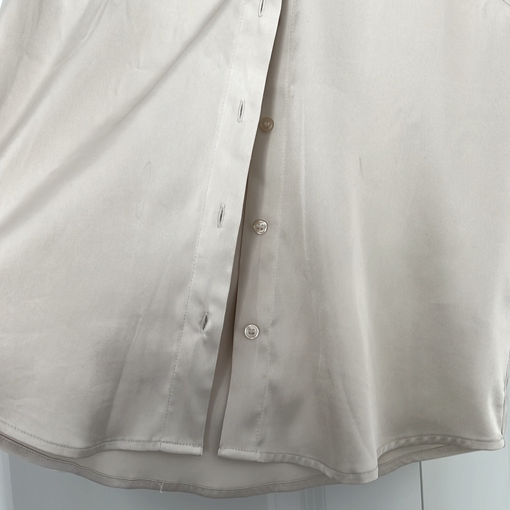 H&M Satin V-neck Collared Blouse - Picture 6 of 6